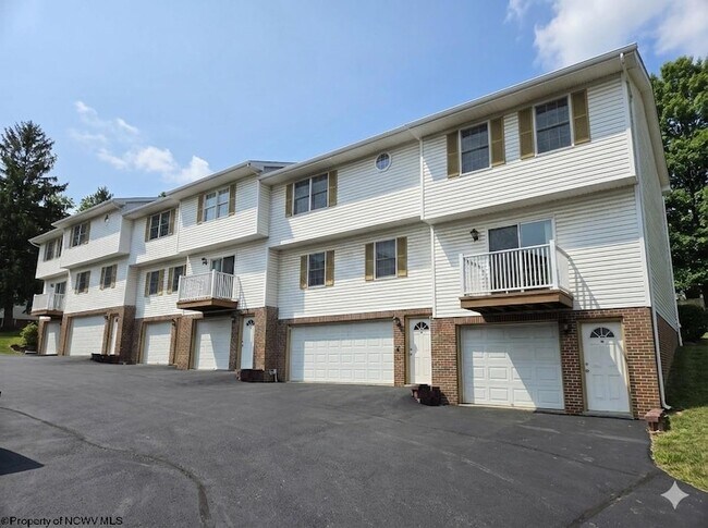 1340 Headlee Ave in Morgantown, WV - Foto de edificio - Building Photo