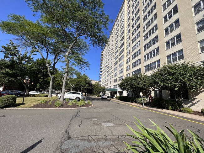 property at 2625 Park Ave