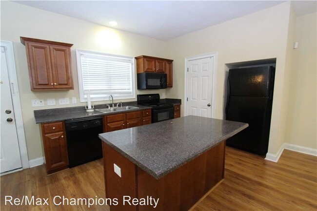 807 W Longleaf Dr in Auburn, AL - Building Photo - Building Photo