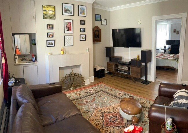 property at 7 Johnny Ct