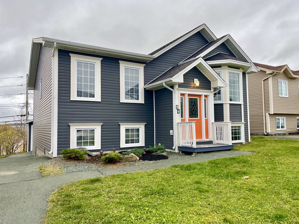 54 Sunderland Dr in Paradise, NL - Building Photo