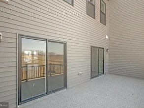 237 Summit Point Blvd in Bowie, MD - Building Photo - Building Photo