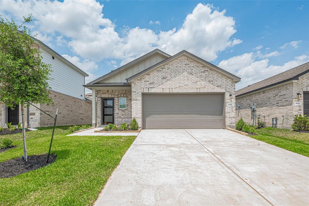 8438 Sweet Cherry Ln in Magnolia, TX - Building Photo