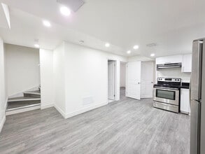 948 Broadway Blvd in Peterborough, ON - Building Photo - Building Photo