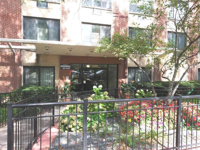 property at 540 W Roscoe St