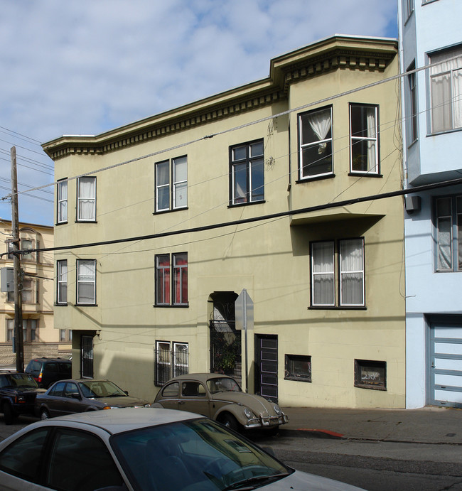 1590 Washington St in San Francisco, CA - Building Photo - Building Photo