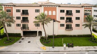 4241 N Ocean Blvd in Fort Lauderdale, FL - Building Photo