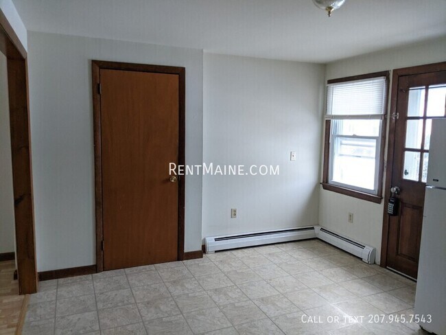 13 Hemlock St in Bangor, ME - Building Photo - Building Photo