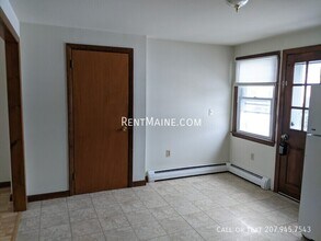 13 Hemlock St in Bangor, ME - Foto de edificio - Building Photo