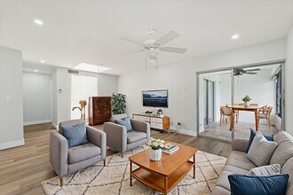 8860 Rheims Rd in Boca Raton, FL - Building Photo - Building Photo