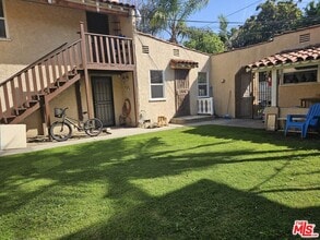 2226 Zoe Ave in Huntington Park, CA - Building Photo - Building Photo