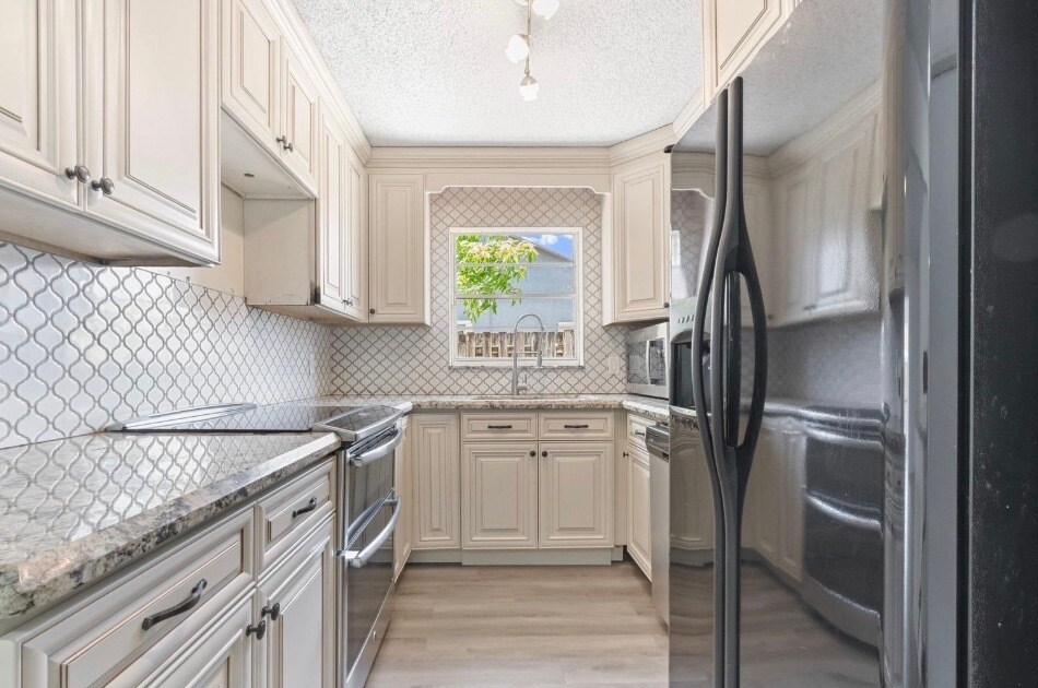 23089 SW 55th Ave in Boca Raton, FL - Building Photo