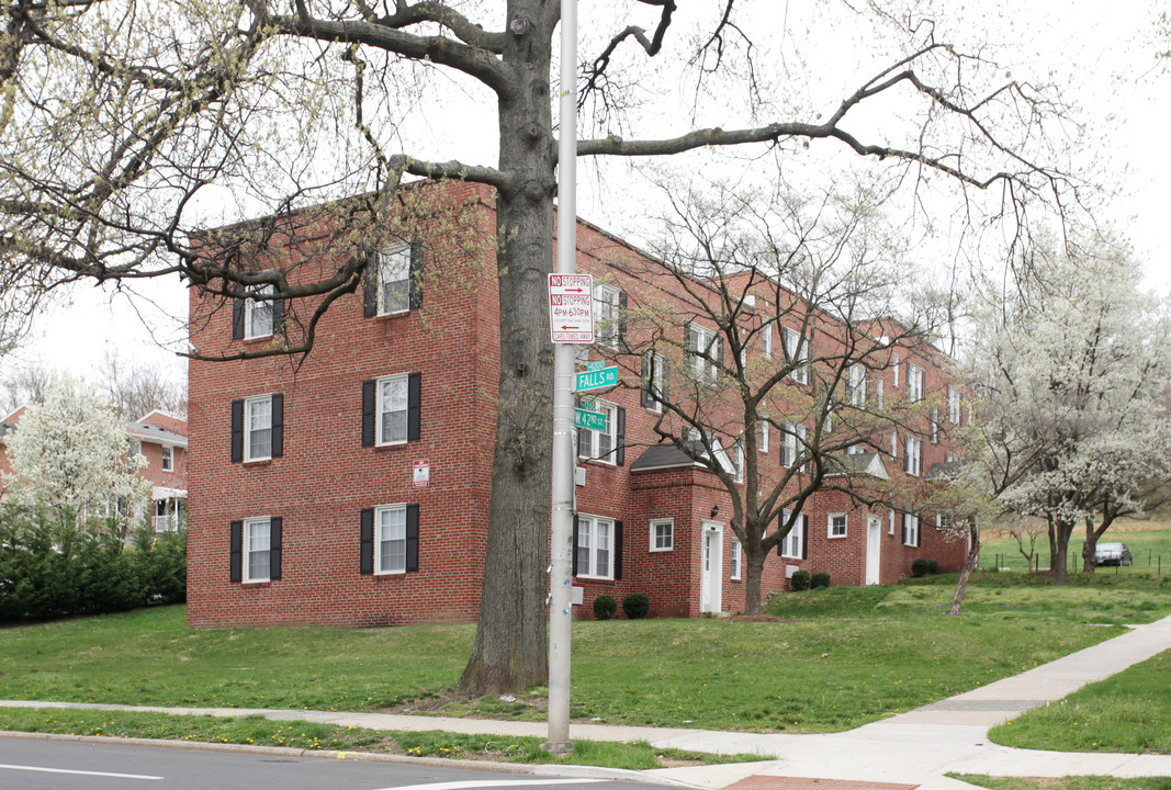 Falls Road Apartments in Baltimore, MD - Building Photo