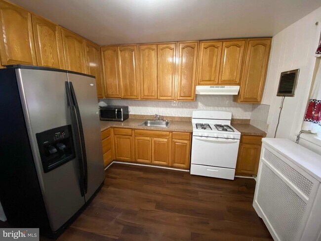 3027 Weikel St in Philadelphia, PA - Building Photo - Building Photo