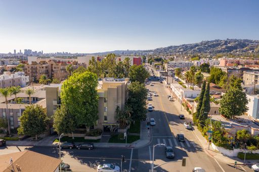 Orange Apartments in Los Angeles, CA - Foto de edificio - Building Photo