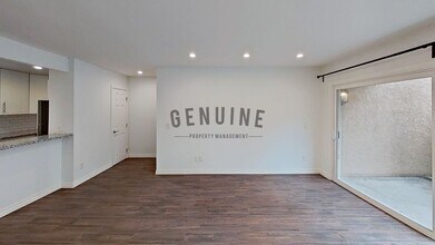 1101 W MacArthur Blvd in Santa Ana, CA - Building Photo - Building Photo