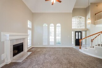 16402 Avenplace Rd in Tomball, TX - Building Photo - Building Photo