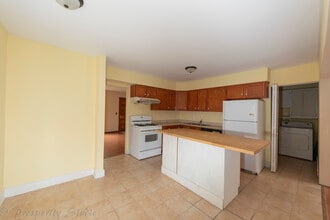 129 S Orchard Dr in Bolingbrook, IL - Building Photo - Building Photo