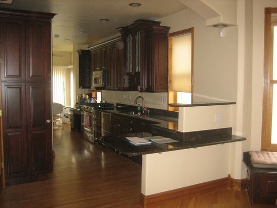 1918 Maple Ave, Unit Suite 1 at 1918 Maple in Evanston, IL - Building Photo