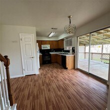 4735 Castleman Dr in Austin, TX - Building Photo - Building Photo