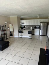 898 NW 45th Ave in Miami, FL - Building Photo - Building Photo