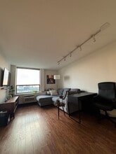 1455 N Sandburg Ter, Unit 1207 in Chicago, IL - Building Photo - Building Photo