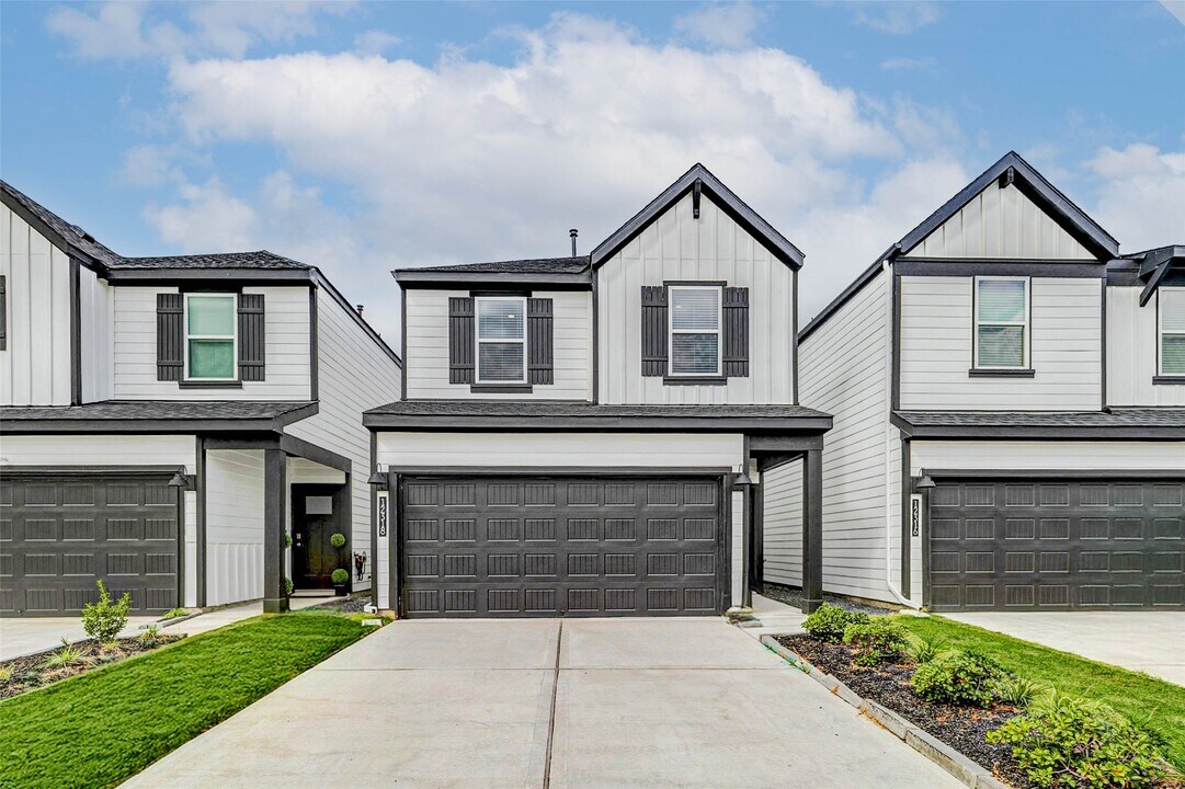 12318 Basilwood Dr in Houston, TX - Building Photo