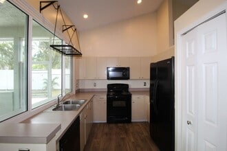 2073 SW Capeador St in Port St. Lucie, FL - Building Photo - Building Photo