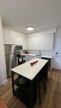 208 SE 1st Ter, Unit A2 in Dania Beach, FL - Foto de edificio - Building Photo