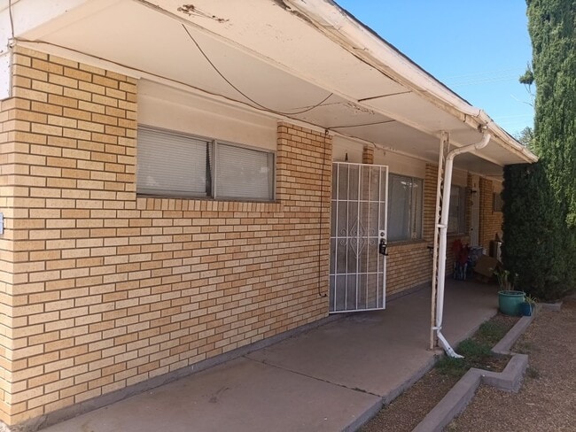 property at 4601 Douglas MacArthur Rd NE