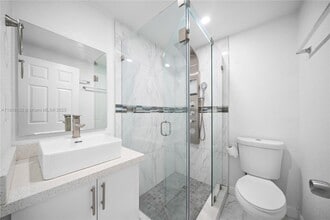 411 SW 34th Ave in Miami, FL - Building Photo - Building Photo
