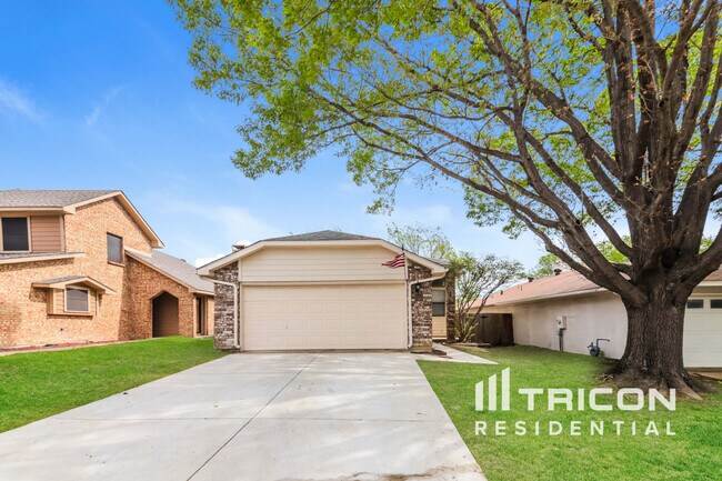 property at 5328 Waterford Dr
