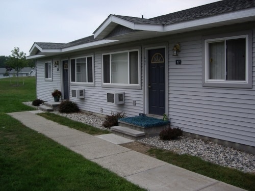Gull Pointe Apartments in Oscoda, MI - Foto de edificio