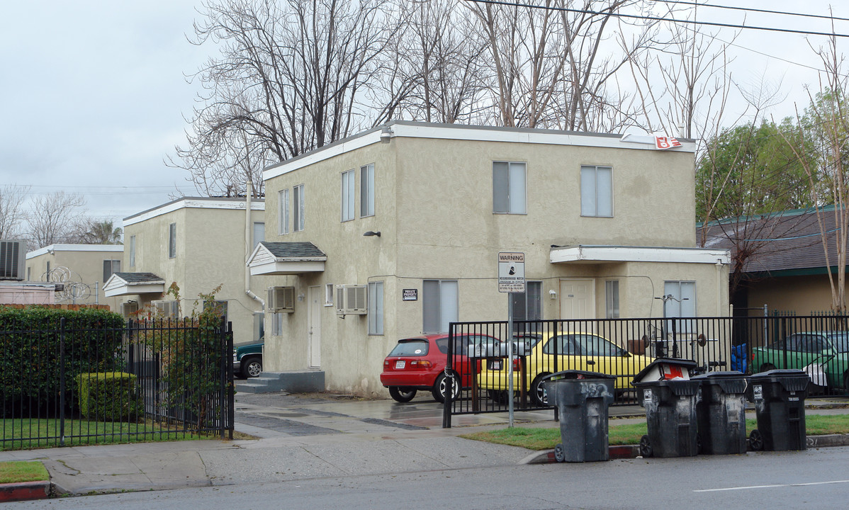 1530 N D St in San Bernardino, CA - Foto de edificio