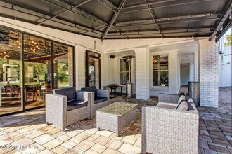 1561 Stonebriar Rd in Green Cove Springs, FL - Foto de edificio - Building Photo