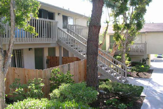 La Veranda in Vista, CA - Building Photo - Building Photo