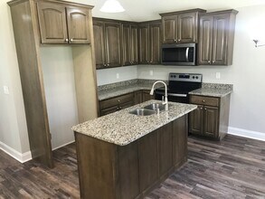 708 Delta St in Dalton, GA - Building Photo - Building Photo