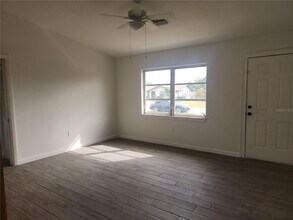 1140 Queen Rd in Venice, FL - Building Photo - Building Photo