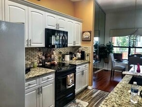 5290 Europa Dr in Boynton Beach, FL - Building Photo - Building Photo
