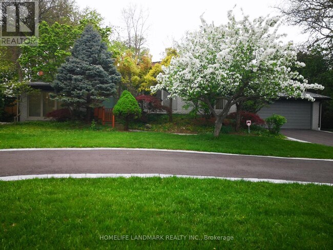 property at 12 Thornheights Rd