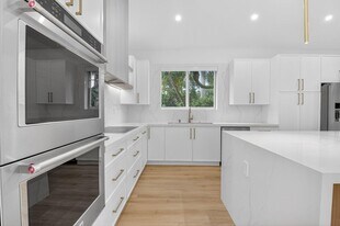 5537 NW 21st Way in Boca Raton, FL - Building Photo