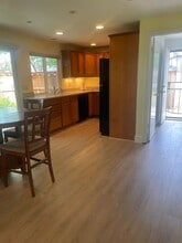 986 Ridgewood Dr in Sparks, NV - Building Photo - Building Photo