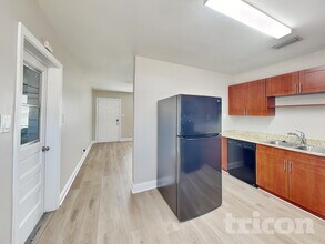 3909 W Wallace Ave in Tampa, FL - Foto de edificio - Building Photo