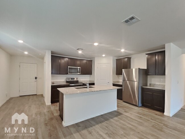 1557 E Caballero Dr in Casa Grande, AZ - Building Photo - Building Photo