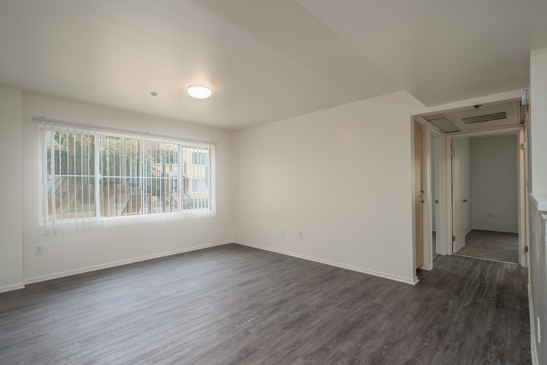 Commons @ Oak Grove in Oakley, CA - Building Photo