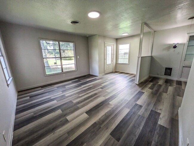 203 Camellia Ave in Orange, TX - Building Photo - Building Photo