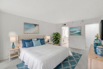 6420 Boca Del Mar Dr in Boca Raton, FL - Building Photo - Building Photo