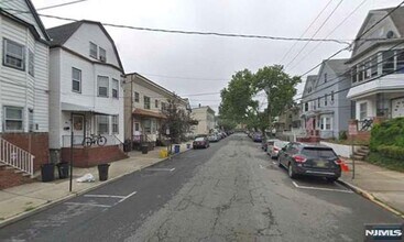 44 Washington St, Unit 3 in Harrison, NJ - Building Photo - Building Photo