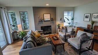 2145 Dexter Ave N in Seattle, WA - Building Photo