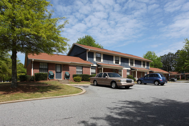 Winder Wood Apartments in Winder, GA - Building Photo - Building Photo